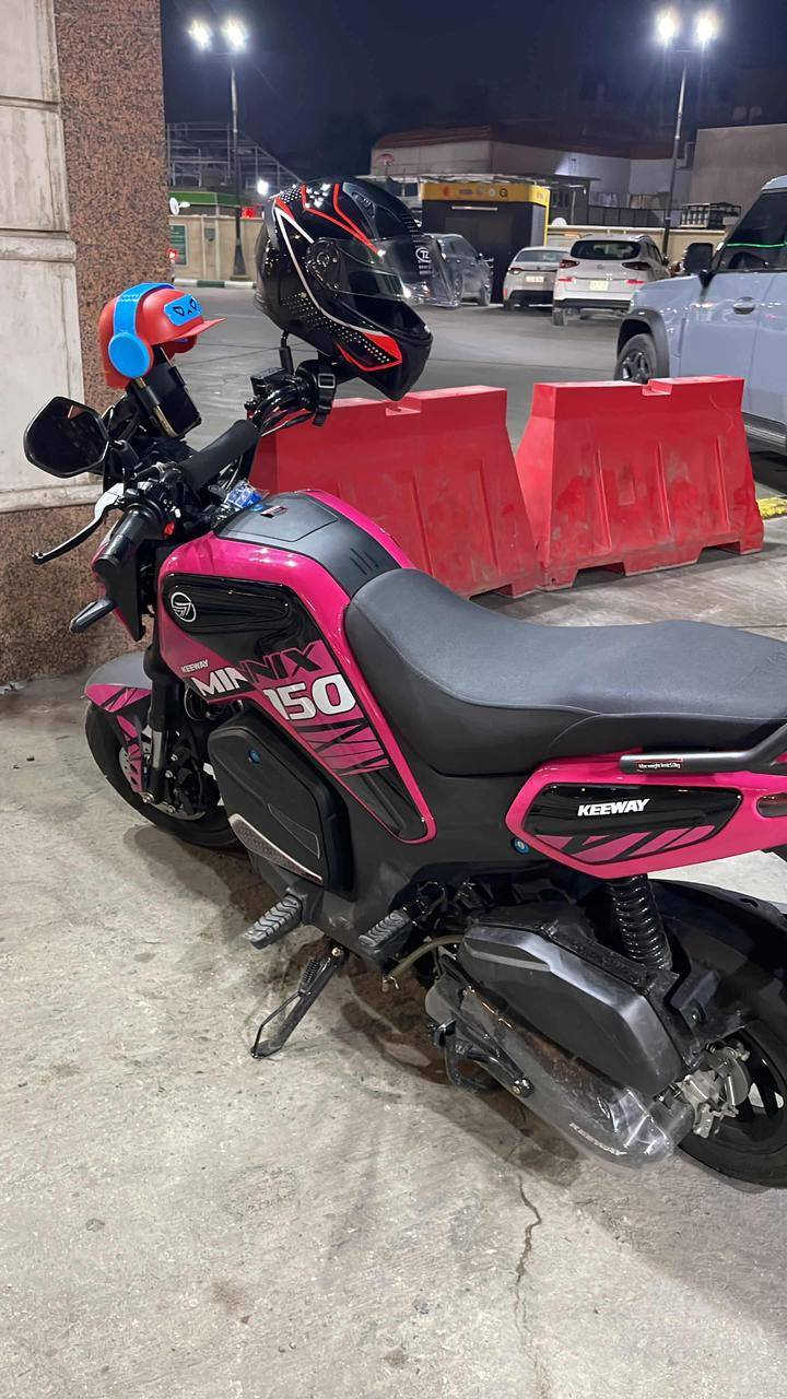 سلام عليكم دراجه منكس ايطالي لبيع حجم محرك 150cc 
دراجه زيرو بعده ماشيه 5000 الف سعر 2100 وبي مجال استفسار اتصال عل رقم ***********
