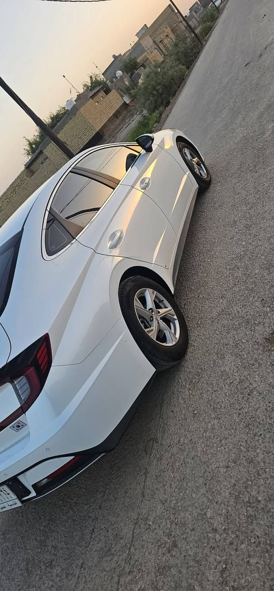 السلام عليكم
سياره سوناتا موديل ٢٠٢٢ وارد كوري غاز بلادي 
رقم قادسيه معوقين 
السياره بصمه وتشغيل عن بعد 
قياده ذاتيه تحديد مسار 
كشن تدفئه توقف ذاتي مري شفط 
اشاره بالمري
 القماره بدون ثقوب 
بيه ٤ قطع صبغ بدون حادث بس رش مال كوريه 
***********
***********
مكان السياره الديوانيه 
السعر ١٥٣ وبيه مجال
