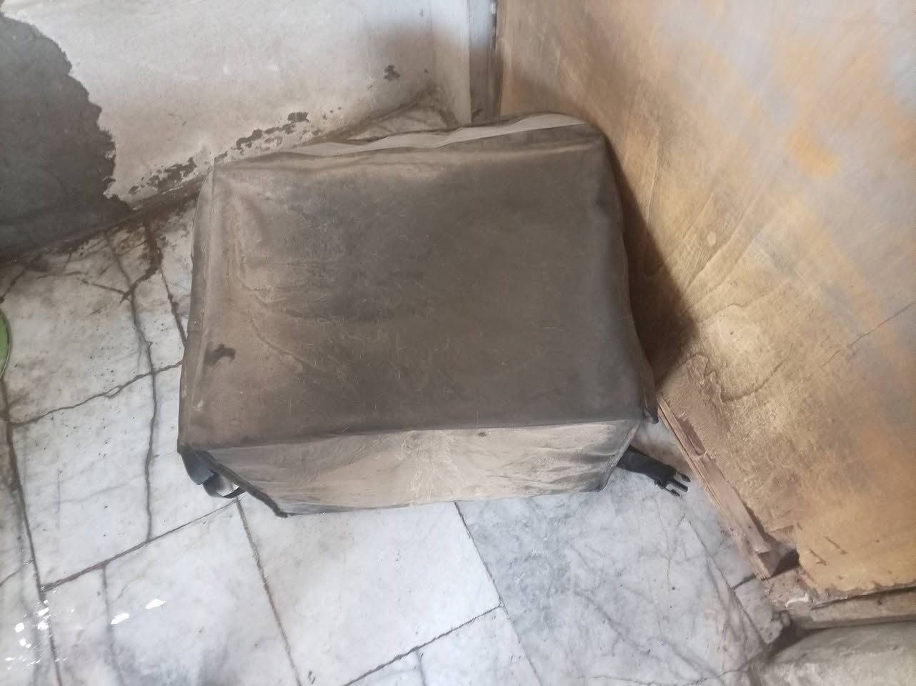 سلام عليكم
دراجه شحن دليفري 
بصمه و سويج 
ست بطاريات كبار
نظام ٣ سرع 
سرعه 75 
الدراجه شغاله استعمال شهر و انتركت
تأخذه بس تشتري بطاريات
سعره 500 و بيهه مجال
***********
