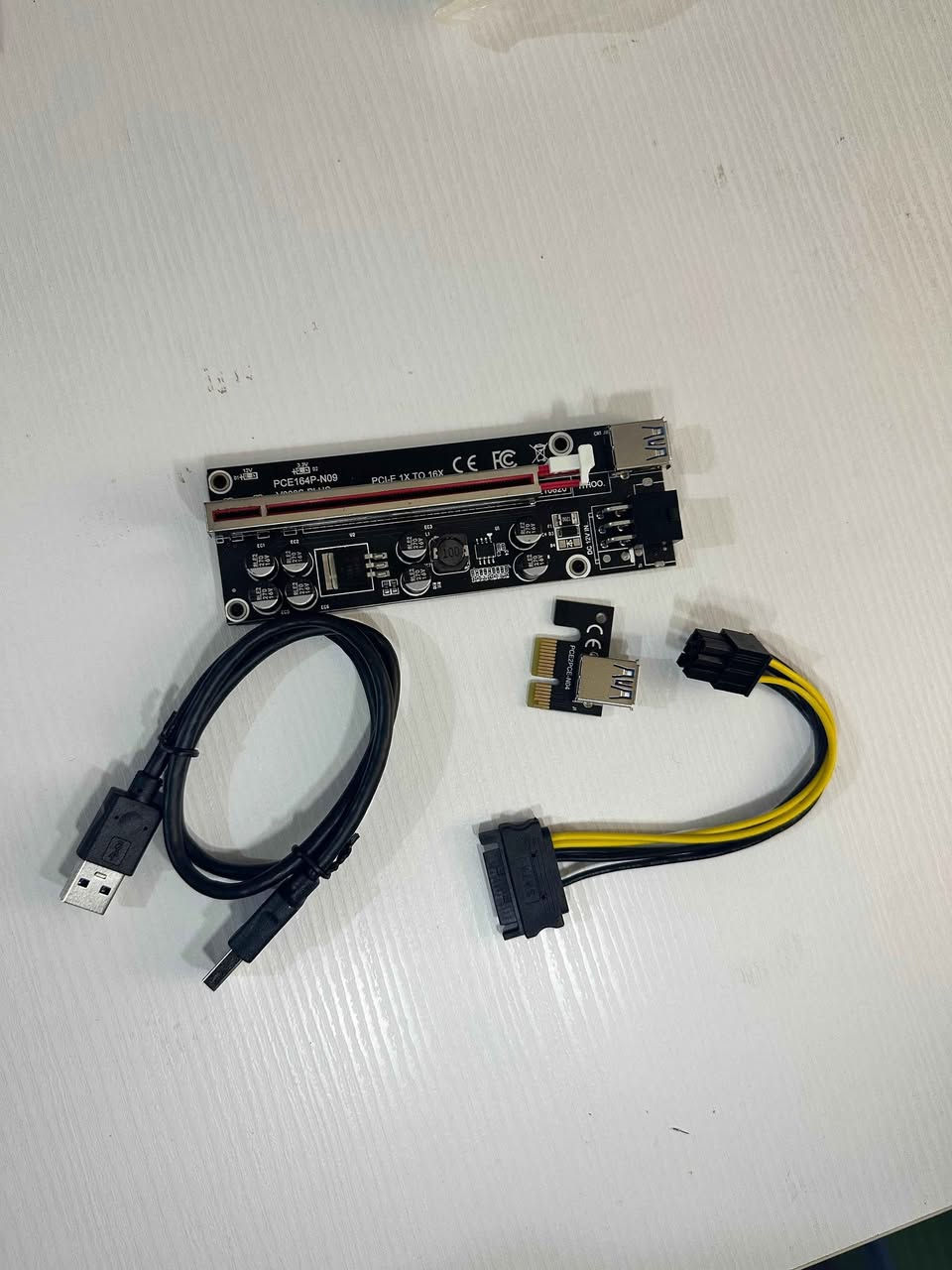 باشترین ڕایزەر بۆ بەستنی گرافیک کارد و ماینینگ! ئەم مۆدێلە (V009S-PLUS) یەکێکە لە سەقامگیرترین مۆدێلەکان چونکە ٨ کاپێسەتەری بەهێزی لەسەرە کە ڕێگری دەکات لە سوتانی گرافیک کاردەکەت و پەستان لەسەر مازەربۆرد کەمدەکاتەوە.
✨ تایبەتمەندییەکان:
🔝 سیستەمێکی پاراستنی زۆر بەهێزی هەیە (٨ کاپێسەتەر)
🔋 دەرچەی ٦-پین بۆ دابینکردنی کارەبای سەربەخۆ
🛠️ وایەری ٦٠ سانتیمی USB 3.0 کوالێتی بەرزی لەگەڵدایە
👟 گلۆپی LED هەیە بۆ دڵنیابوونەوە لە کارکردنی ڕاست و دروست
خزمەتگوزاری گەیاندن بەردەستە!
وفر الحماية والاستقرار لكرت الشاشة الخاص بك مع رايزر V009S-PLUS المتطور. مصمم خصيصاً لمنصات التعدين (Mining) أو بناء الحواسيب المخصصة، حيث يحتوي على 8 مكثفات صلبة لضمان توصيل تيار كهربائي مستقر وآمن للكرت، مما يقلل الجهد على اللوحة الأم.
🔥 المميزات:
🌟 تزويد طاقة مستقر بفضل وجود 8 مكثفات صلبة
🛡️ واجهة 6-PIN لتقليل الحمل الكهربائي عن الماذربورد
⚡ يشمل كيبل USB 3.0 عالي السرعة بطول 60 سم
📐 مزود بإضاءة LED لمراقبة حالة التشغيل بسهولة
📦 طقم كامل: يشمل البورد، محول 1X، كيبل USB، وكيبل طاقة SATA
خدمة التوصيل متوفرة الآن! أربيل, العراق


**إذا كنت صاحب هذا الإعلان وتريد حذفه لأي سبب، رجاءا أرسل رسالة إلى الدعم الفني**