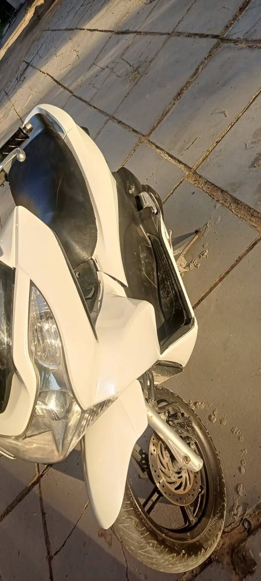 السلام عليكم من رخصت مدير الكروب
دراجه بي سي اكس للبيع مكينه 150 جيل اول موديل 14 

دراجه نضيفه خير من. الله  لدراجه اي نقص مابيهه ماعده لكفرات يرادلهن تطبيك السعر 11 وبيهه مجال مكاني بغداد التاجي الستفسار التصال عل رقم  ***********

