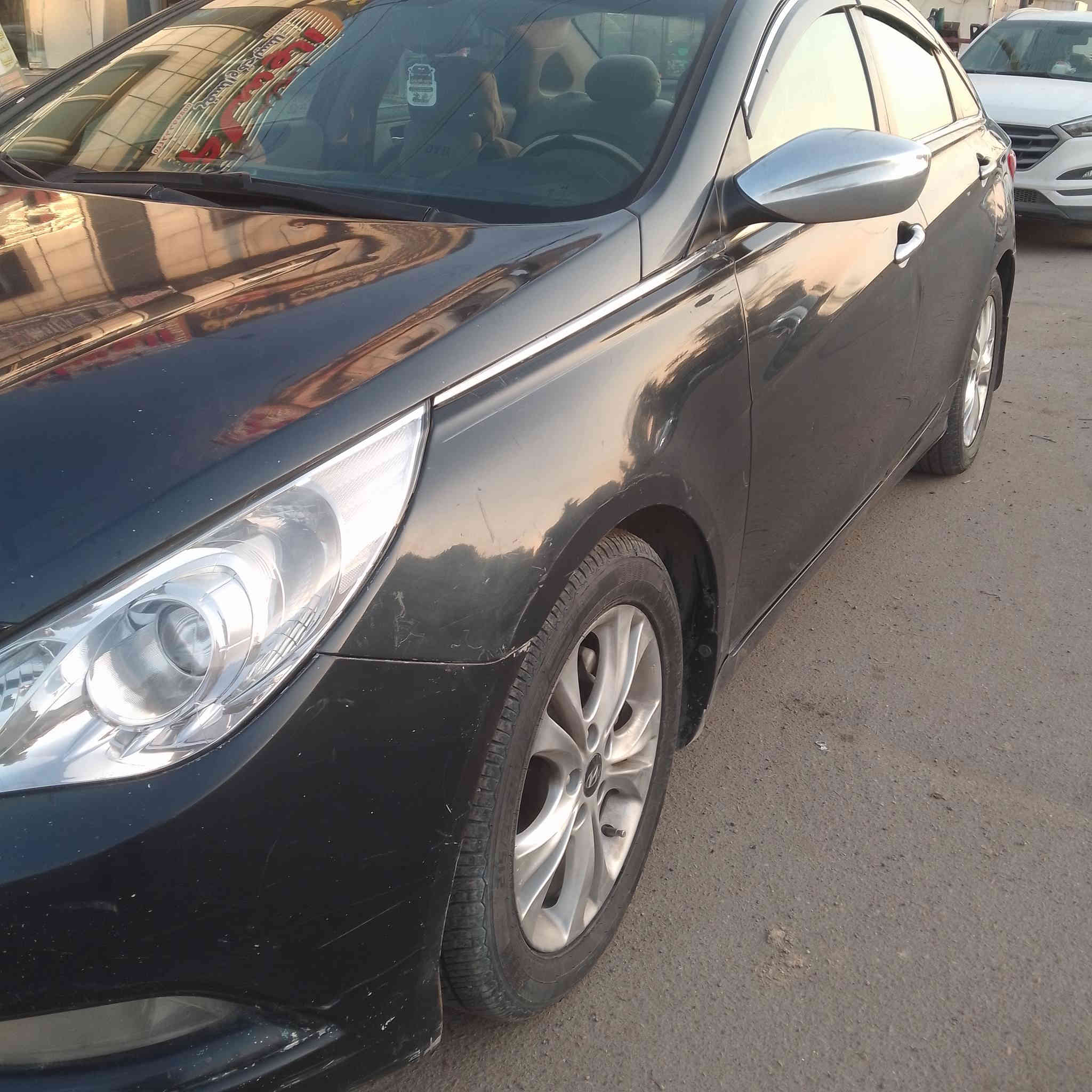 سوناتا أمريكي موديل 13
رقم بغداد انكليزي بإسمي صبغ بنيد وباب السايق وتبديل جاملغ امامي ايسر 
محرك 2400GDI
تبريد وتدفئه جيد جدا 
السعر 95$
مكانها بغداد حي الجهاد أو نفق الشرطة 
رقم الهاتف ***********
