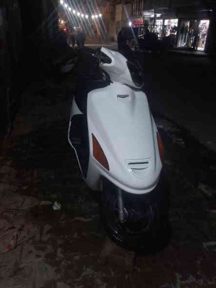 فحل 
السلام عليكم
دراجه فراشة فحل للبيع 
محرك رمبه ما ممدودة عليها سبانه ابد 
كهربائيات كلها شغاله 
اشاير بكلايت لايت عداد عداد بانزين كلها شغاله 
دبل امامي دبل خلفي كلها شغاله 
تاير خلفي جديد 
كفرات جدد(البارحه شديتهن)
سوادات جدد (البارحه شديتهن)
دراجه محركها ما مفتوح ابد 
نكره سلف 
رقم شاصي بيها (مكاتبه)
لون ابيض السعر خاص تواصل خاص او 
واتساب (***********)
