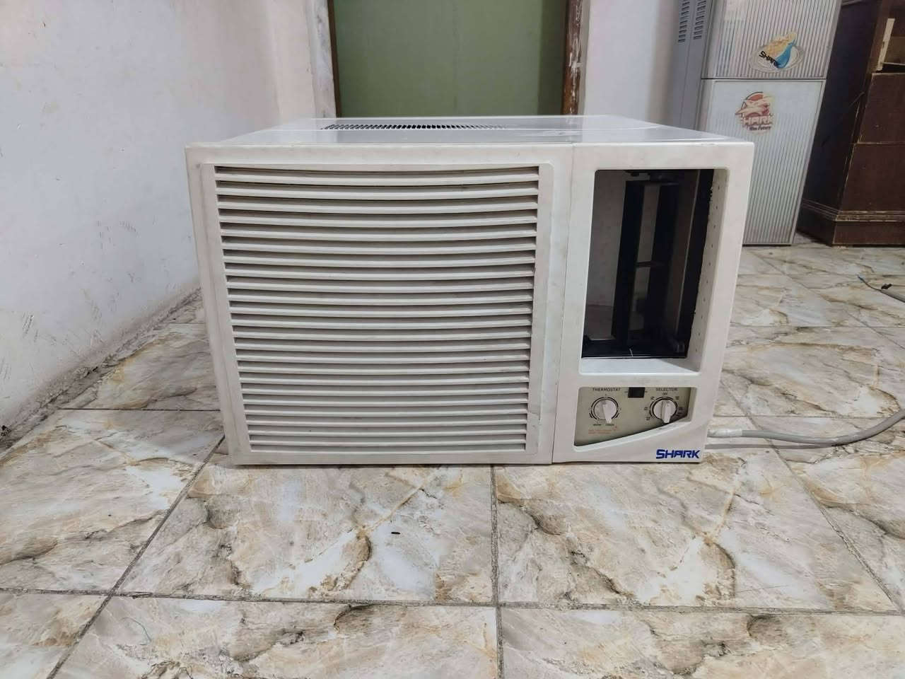 @للبيع مكيف 2 طن ع فحص مكان الزعفرانيه اتصال ع رقم ‪0770 167 8432‬‏
