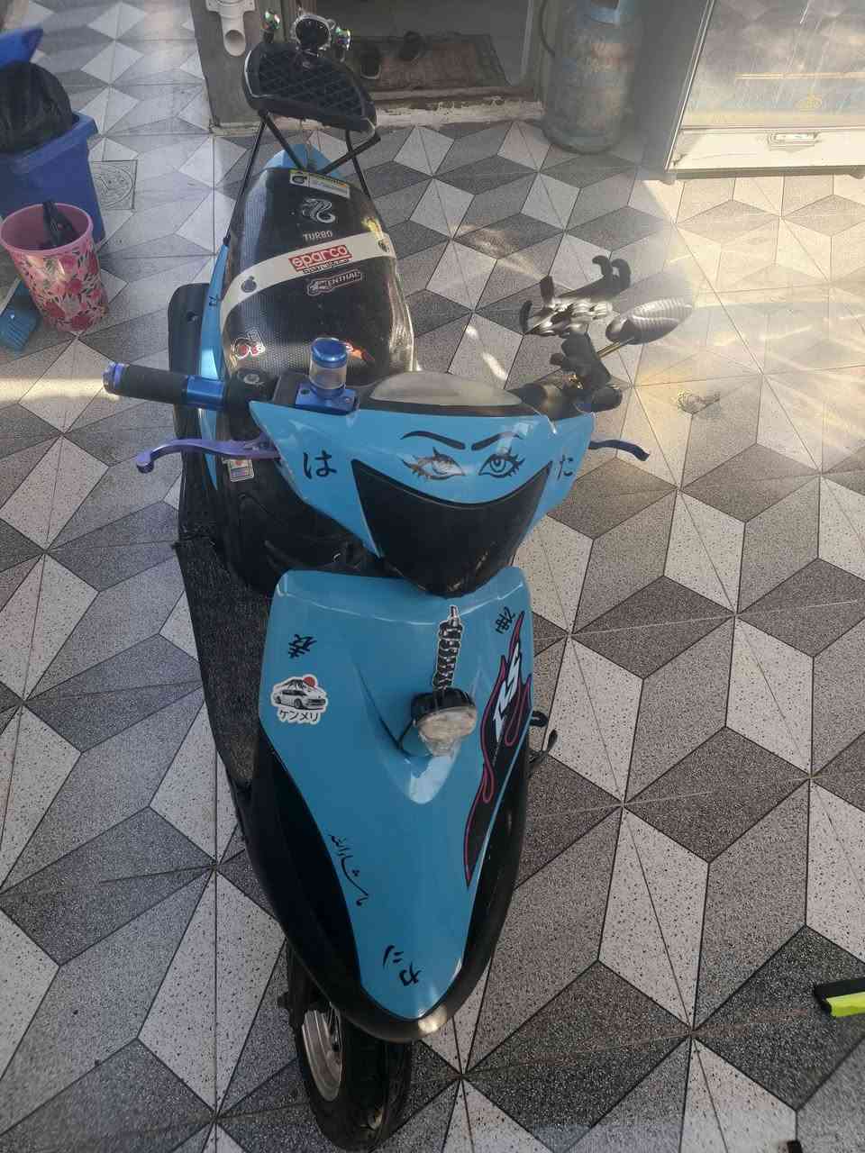 السلام عليكم إخوان دراجه🏍 ماكس بوشه 55
للبيع محركه نضيف بس ضفيرته شويه تعبانه وعندي ضفيره جديده الهندر يريد له بس عرموطه كهربائيات شغاله 
. السعر 600 وبي مجال 
راسلني عل واتساب  *********** ***********

