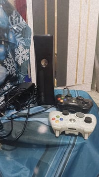 اكس بوكس 360مهكر ويا يدتين نظافته 95% 100 ما داخل تصليح سعر135حساب الم...