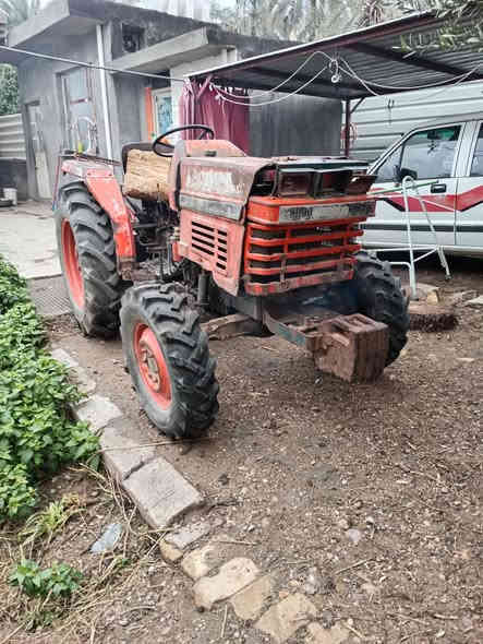 السلام عليكم ورحمة الله وبركاته مكينة كابوتا موديل ٩٠ بيه مكينه تبخر تصرف وراها رفاسة تشتغل نكرة تخم تايرات جدد السعر خمس ملايين ونص العنوان الطارمية هاتف ***********
