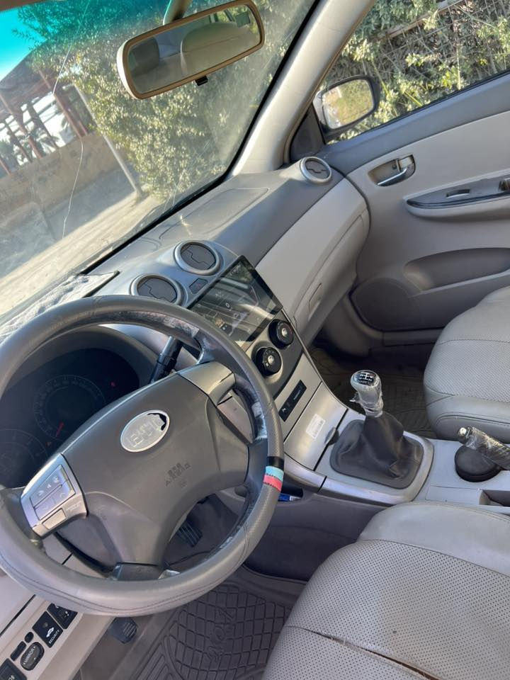 السلام عليكم بي واي دي للبيع گير عادي المرغوب فول مواصفات محرك جديد بيها فقط بارد بسيط الباقي كفاله بسمي هزه جديده العنوان الدورة للاتصال ***********
