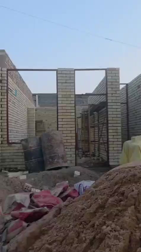 السلام عليكم تابع الفيديو رجاءءءا 
تاون للبيع مساحه كل واحد 100م طابو زراعي سند 25 سند بسمي للبيع اثنين او واحد حسب الطلب المشتملات شغل درجه اولى من كل شي تسليم مفتاح طابقين يحتوي كل واحد عل ثلاث غرف نوم وثلاثه سويتات زائد استقبال وكلدور ودرج مكسر ومطبخ ومنور للحجز او معرفه تفاصيل اكثر مراجعه الصفحه او الاتصال عل الارقام 
***********
***********
الموقع بكرلي جامع سلمان المحمدي فرع صوره الامام علي 
قريب عل شارع العام عرض الشارع اكثر من 10م تبليط ومجاري وخطين ماء اساله منطقه هادئه وجيران ذهب 
ال مايعرف شغلي يسال عني 
والرزق الحلال للجميع 
عدنان الوطيفي
