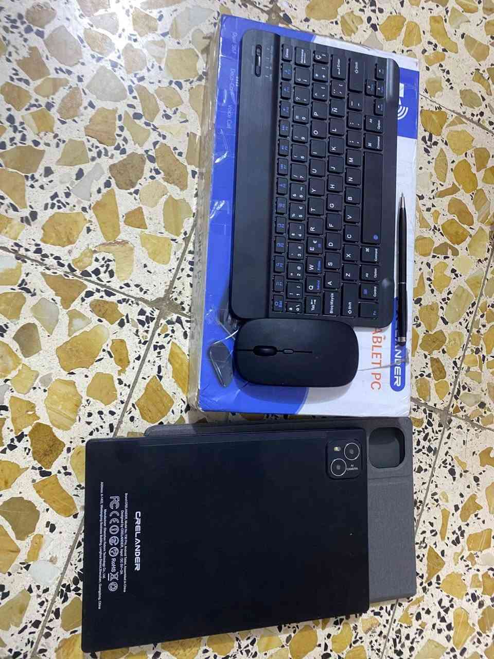 سلام عليكم عندي ايباد البيع كامل بس شاحنه ما تجي ويا شاحنته تايبسي الايباد في فطرين بل شاشه والزكه ما بي  اليباد يصير بي سيمكارت ورام ويا كيبورد وماوس وجديدات ونضافه كدام عينكم تجي وتفحص وسعره مو غالي سعره 80وبي مجال والي حب يتواصل ***********وعنواني الناصريه حي الرفدين 🫶🏾
