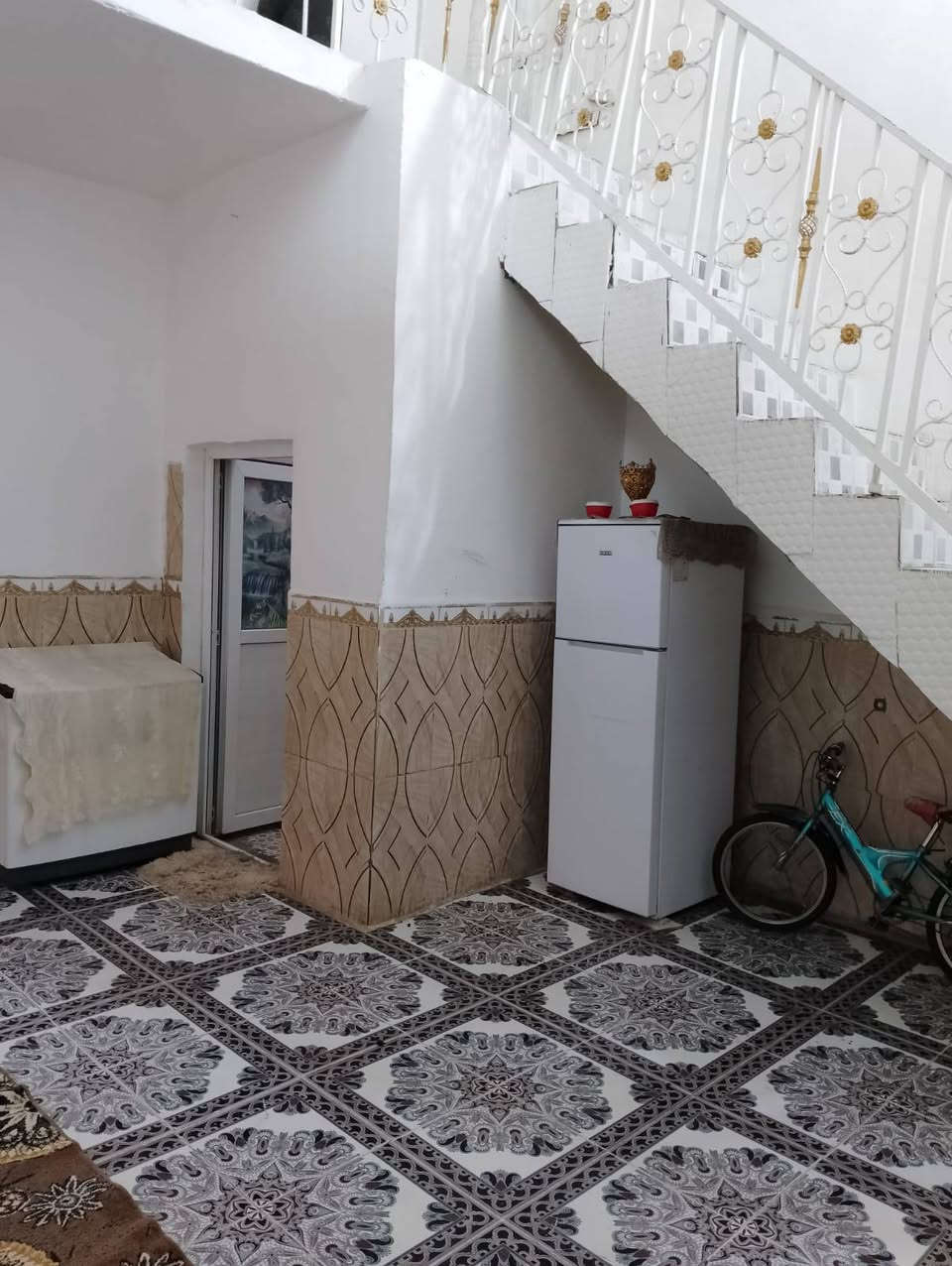 السلام عليكم
بيت رقم 100متر مربعة قاطين ركن للبيع
العنوان ميسان حي الجامعي قرب مدارس المتميزين
البيت بيه الطابق الاول استقبال وغرفه ومطبخ وحمام وصحيات خارجيه وصاله مفتوحه للقاط الثاني 
القاط الثاني بيه غرفتين 
الشراي يتصل مامتواجد ع فيس اتصل وتدلل ***********
