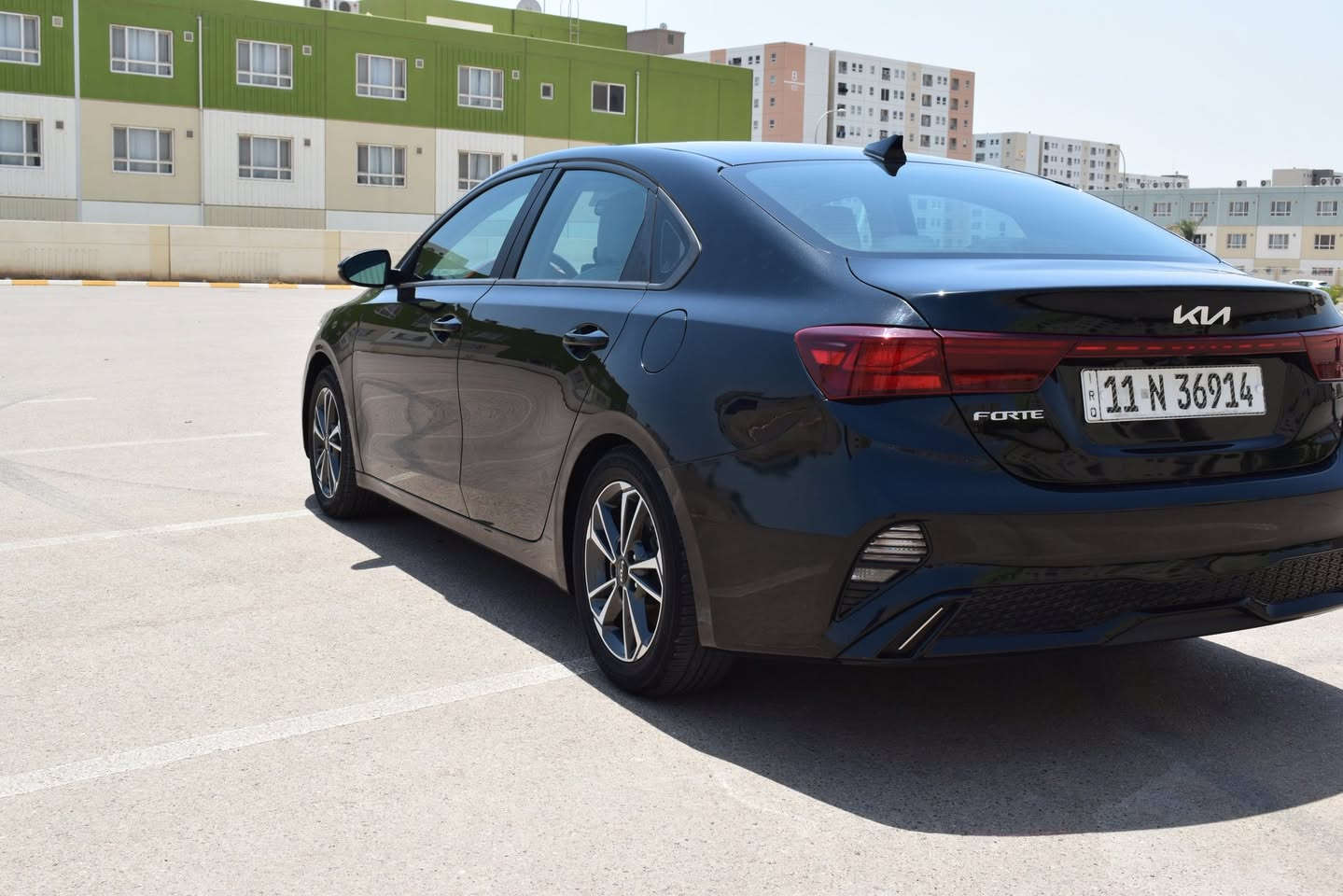 🚗 كيا فورتي (Kia Forte) موديل 2022 فئة FE 🚗
(وارد أمريكي - الشكل الجديد المحدث FaceLift)
السيارة عملية جداً وجاهزة للاستخدام بدون أي نواقص تم أضافة منظومة غاز
🔹 المحرك: 4 سلندر، سعة 2.0 لتر
🔹 الكَير: أوتوماتيك بنظام IVT الذكي، يوفر قيادة ناعمة ومريحة جداً.
🔹 أنظمة القيادة: 3 وضعيات قيادة تناسب كل الأوقات (Smart لتقليل الصرفية، Normal للقيادة اليومية، Sport للأداء الرياضي)
🔹 الشاشة: شاشة لمس بلادية كبيرة مقاس 8 إنش تدعم Apple CarPlay و Android Auto لاسلكياً
🔹 الكاميرا: كاميرا خلفية عالية الوضوح مع خطوط توجيهية للمساعدة على الركن
🔹 التحكم: تحكم ستيرن كامل (حاكية، بلوتوث، مثبت سرعة Cruise Control، والتحكم بنظام الصوت).
🔹 شاشة العدادات: شاشة معلومات رقمية وسط العدادات مقاس 4.2 إنش لعرض كافة تنبيهات السيارة وضغط الإطارات
✨ أنظمة الأمان والرادارات (مواصفات أمريكية متكاملة):
رادار الحفاظ على المسار والتحذير عند الخروج منه (Lane Keeping Assist)
نظام التحذير من الاصطدام الأمامي مع كبح تلقائي ذكي في الطوارئ (FCA)
نظام إيرباكات كامل (أمامي، جانبي، وستائر هوائية) لحماية كاملة
أنظمة الثبات الإلكتروني ومنع الانزلاق (ABS & Traction Control)
📍 ملاحظة: السيارة قمة في النظافة واقتصادية جداً للخطوط الطويلة والداخلية
 المسافة المقطوعة (122 كم)
 حالة الضرر : [حادثها خفيف صبغ قبق الجنطة والدعامية الخلفية مصبوغة/إيرباك سليمة"]
 السعر: [150 $]
 مكان التواجد ورقم الهاتف: [بغداد بسماية / ***********]
