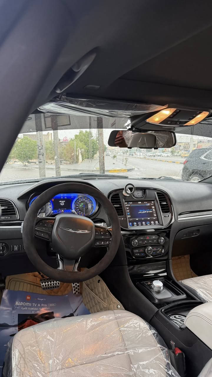 كرايسلر 300s sport
كفاله عامه حتى الدعاميات 
#ملاحظه انه مبدل ويل 18 
الموديل:2021 خليجي
العداد: 39 ميل فقط قابل للزياده
سياره جاهزه كله على لبلاد +منظومه زنون جديده ضمان سنتين
المحرك: 3.6 لتر 6 سلندر
القوة الحصانية: 310
عزم الدوران (نيوتن-م): 353 
ناقل الحركة: 8 سرعات اوتوماتيكي
نظام الدفع: دفع خلفي
(رقم اربيل باسمي تحويل او تريد وكاله حاظر )

المواصفات:
رادار امامي مع مانع تصادم 
سكليتر مع بريك تحكم كهرباء
برده خلفيه 
حساسات امامي 
اشاره بلمرأه الجانبيه 
منظومه بريك 8 سلندر بلاديه 
سستم صوت كامل مع دمام خلفي 
ويل الالمنيوم قياس 18 انج 
شاشة لمس قياس 10.1 انج مع نظام ملاحة
نقطة عمياء وتحذير المسار الخلفي 
حساسات خلفية
مانع تصادم خلفي 
كاميرا خلفية
مرآة الرؤية الخلفية بخاصية التعتيم  
مقاعد جلد ابيض اصلي
مقعد السائق والجانبي  كهربائي
المقاعد الامامية مدفئة وتبريد
مكيف الهواء مع تحكم 3 مناطق 
نظام ابل كاربلاي و اندرويد اوتو لاسلكي
دخول ذكي (بصمة)
نظام التشغيل عن بُعد
مصابيح أمامية أوتوماتيكية 
مرايا خارجية مدفئة
فتحات اكزوز مزدوجة
وسائد هوائية أمامية متعددة وجانبية وخلفية
السعر325$وبي مجال بسيط
مكان السياره البصره
للاستفسار الاتصال 
***********
***********
