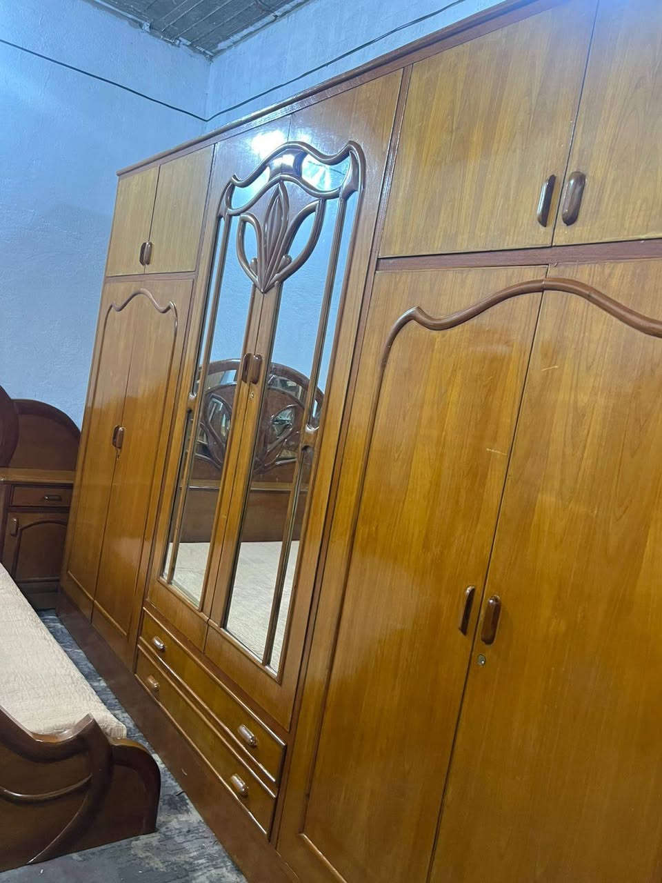 900غرفه خشب جاوي ست ابوب صاج داخل وخارج تزكام 6ملم تكمه بغداد الحسينيه مال الراشديه وعندي توصيل ***********
