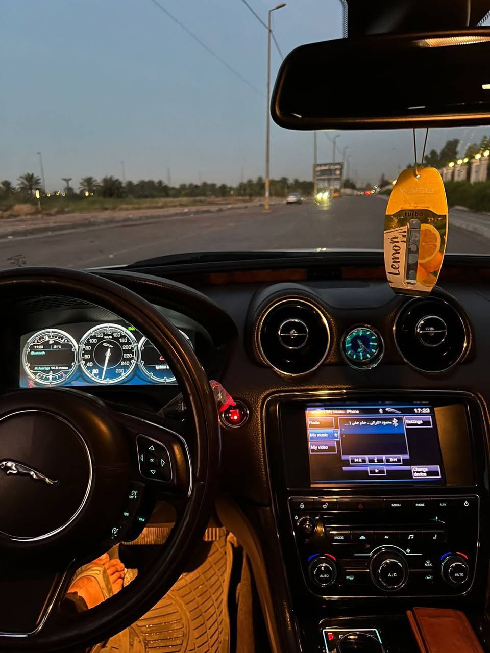 جاكوار موديل 2013 خليجية وكالة سردار  فول مواصفات كفالة عامة على وضع الشركة
ماشية 90    

رقم بغداد رباعي  هزة وفحص وسنوية جديدة ٢٠٢٥ 

مواصفات الجاكور معروفة بعد 

•مكينة وكير مكفول

• بانوراما قطعتين

• لايتات متحرك و ليد

• حساس امامي و خلفي و كامرة دوارة 

• مرايات شفط و رادارت جانبي

• صندوق كهربائي و شفط

• كشنات تبريد و تدفئة و مساج 

• داخل بيجي طوخ مطعم بساج ملكي و جلد

• كشنات خزن و حضن و كهربائي و ستيرن كهربائي 

• كيج الكترني و شاشة اعطال و شاشة لمس

• كشنات خلفية ملكية و Vip

• بردات ٣ قطع  خلفية 

• كير ماوس و هندبريك بصمة 

و بعد كلش كلش اهواي مواصفات ممذكورة 

للاتصال  ))

 ***********

مكان السياره بالبصرة

الشراي يتصل ويدلل
