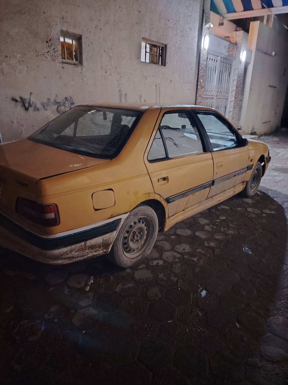 سلام عليكم بيجو روى 2011 كير ومحرك ونجي ياباني لا بخار ولا تنقيص اكسل كوري  محورين حتى شكلها امسوي بارص سنويه لل 2027 ترايك للبصره عوزها ترتيب بصيط بل كهربائيات 
سعرها 18 راعيها موجود وابو الوكالة موجود 
العوان ديوانيه قضاء الشامية 
***********
*********** ابن محمد واني بل خدمة
