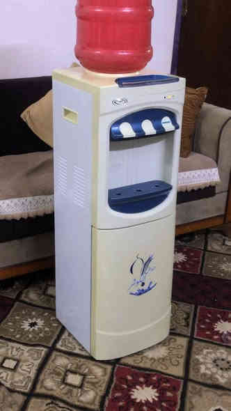 براد الكوثر حجم ضخم ٣ خطوط حار بارد طبيعي ثلاجه فريز تجميد نضيف كلش اخو جديد حار يغلي برودتاااا  ثلللللج السعر ٦٥ الف مكان تاجي توصيل موجود   ***********
