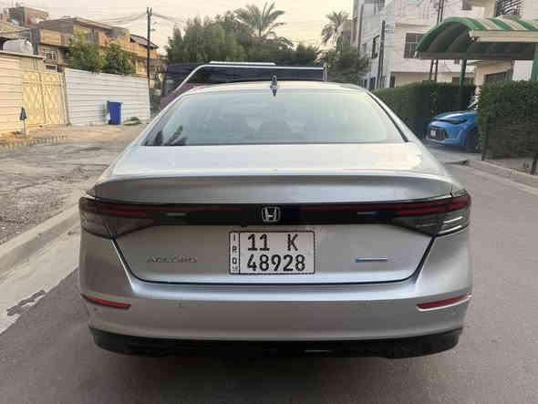 السلام عليكم 
هونداي اكورد هايبرد موديل 2025

ماشيه 12

مواصفات Exl (فول مواصفات .فتحه سقف.كراسي جلد وكهرباء .تدفئه كراسي .تبريد قطعتين امامي وخلفي .ويل حجم 17.حساس امامي .انظمه  قياده ذاتيه .شاحن وايرلس)باقي المواصفات معروفه 

 رقم الشاصي مرفق  بلمنشور// صبغ بنيد وجاملغ 

1HGCY2F61SA002125

ايرباك برده ودركه 

مرقم بغداد

السعر 190 وبيها مجال بسيط  

العنوان بغداد حي الجامعه 

***********
