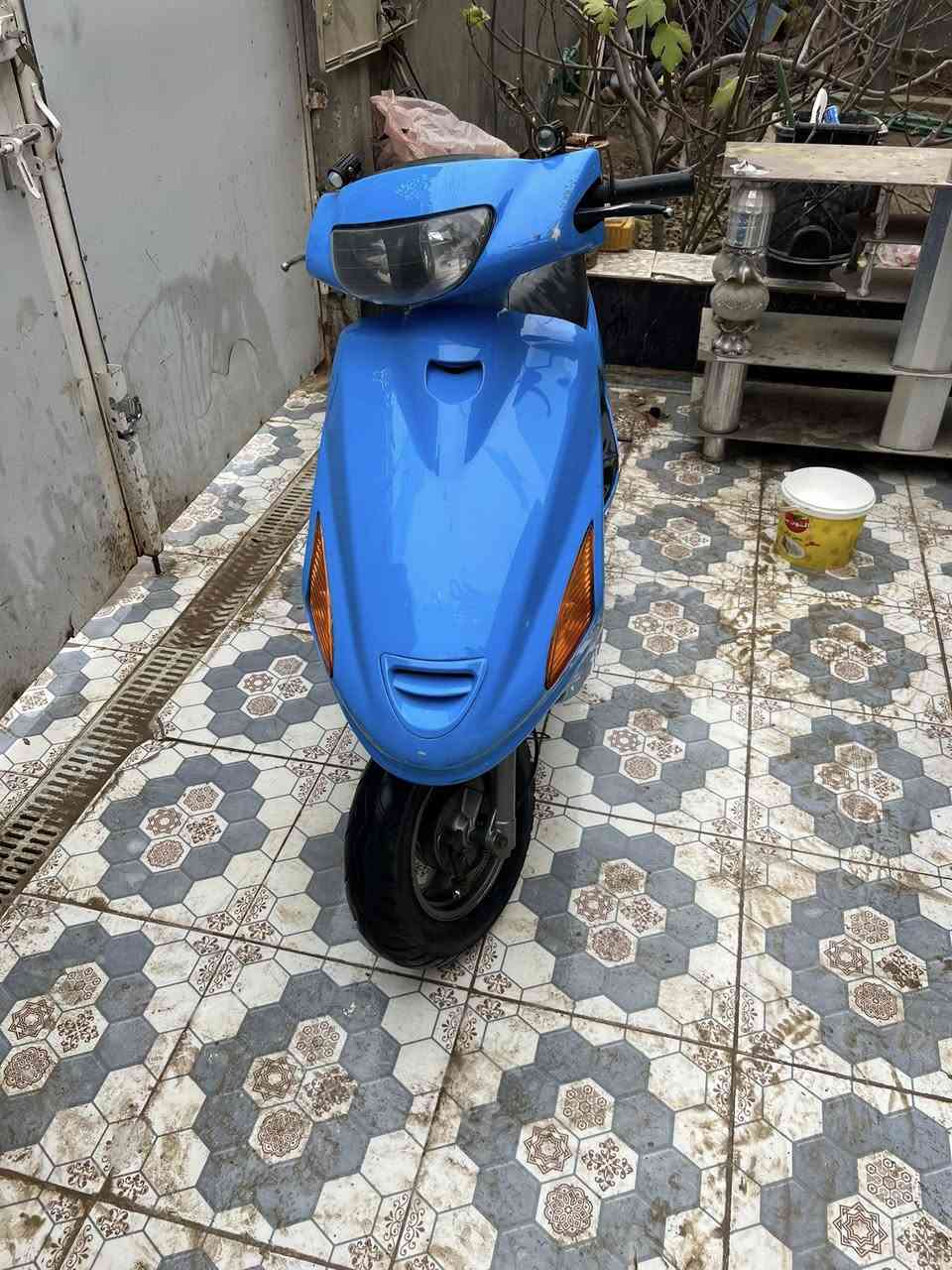 دراجه حاويه للبيع فراشة 
مكفوله من كلشي محرك مامفتوح كهربائيات شغاله 
تشتغل نكره سلف وتشتغل هندر مزوده لايتات فوك الدشبول 
داجه نضيفه 100‎%‎محرك سرعه وصوت ونهضة على شرط 
العنون دوانيه دور النسيج الاتصال على رقم ***********
السعر 650قفل مابيها مجال
