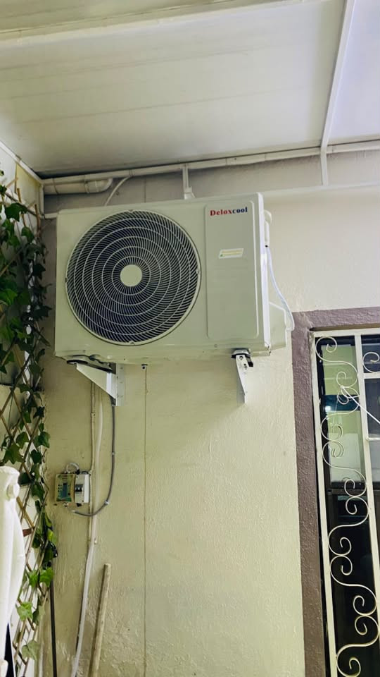 نصب سبلت طن ونص 
تعليك قطعه خارجية 
سحب كهرباء

كركوك-حي الخصراء⬇️

هاتف ***********
هاتف ***********
