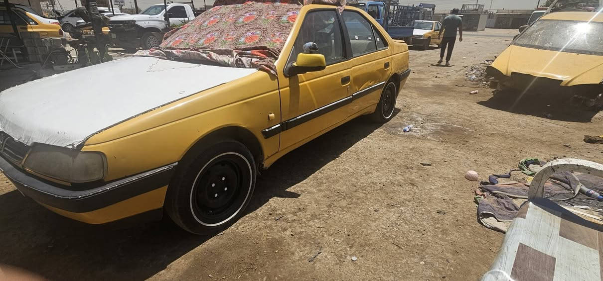 بيجو GLX موديل 2012 
رقم بغداد انكليزي باسمي 
مصفرة هيئة وغرامات 
حدادية نضيفه كلش 
كير فرنسي+ محرك فرنسي جدد كلش 
السعر : 22 $ 
مكاني جسر ديالئ الجديد 
هاتف *********** 
ملاحظة : التحويل مباشرة ماابيع اذا مو عقد مروري
