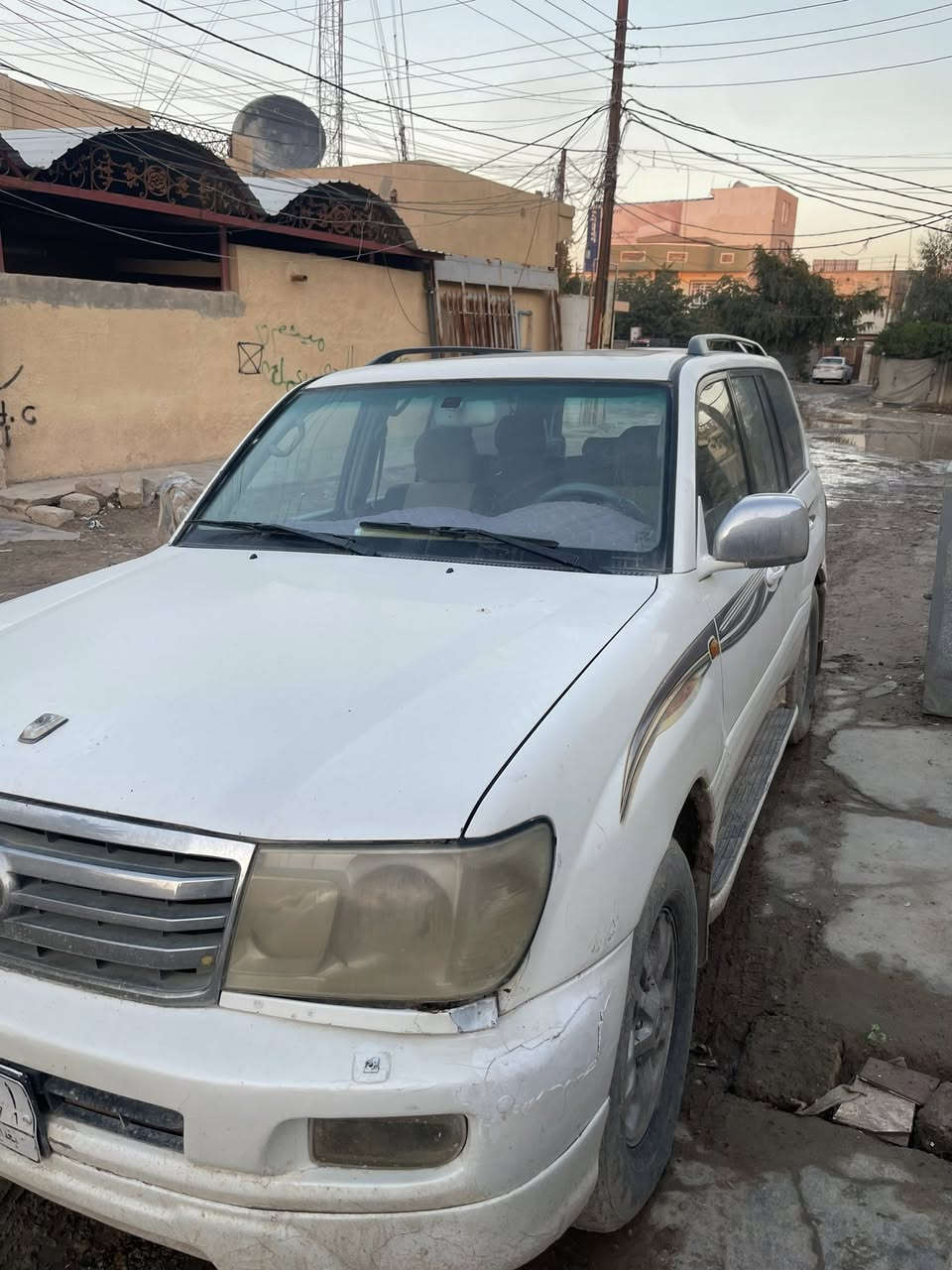 لاند اكروز 2006 بغداد اللماني بسمي سياره مكفوله من الحادث  والتصليح بيها صبغ شي قليل السياره بيها نواقص شوف العين 
كير مكينه كهربائيات تبريد كله مكفول 
مواصفاتها معروفه 
العنوان سامره
السعر 145 بيها مجال شي قليل 
***********
