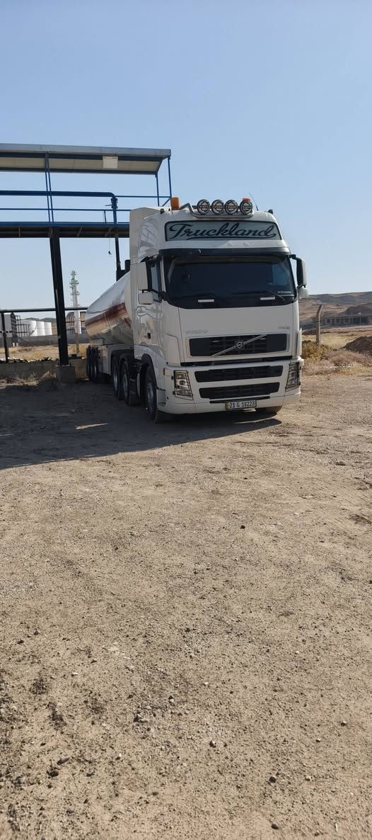 فالو سينكل أمامي موديل ٢٠٠٥
كير أوتو ماتيك شرط 
شاصي مكفولة 
توناج جي بي إس كلها جديدة 
بسمي سنوية جديدة لحد ٢٠٣١
سيارة جاهزة للشغل ع آخر جباية @إشارة 
***********
