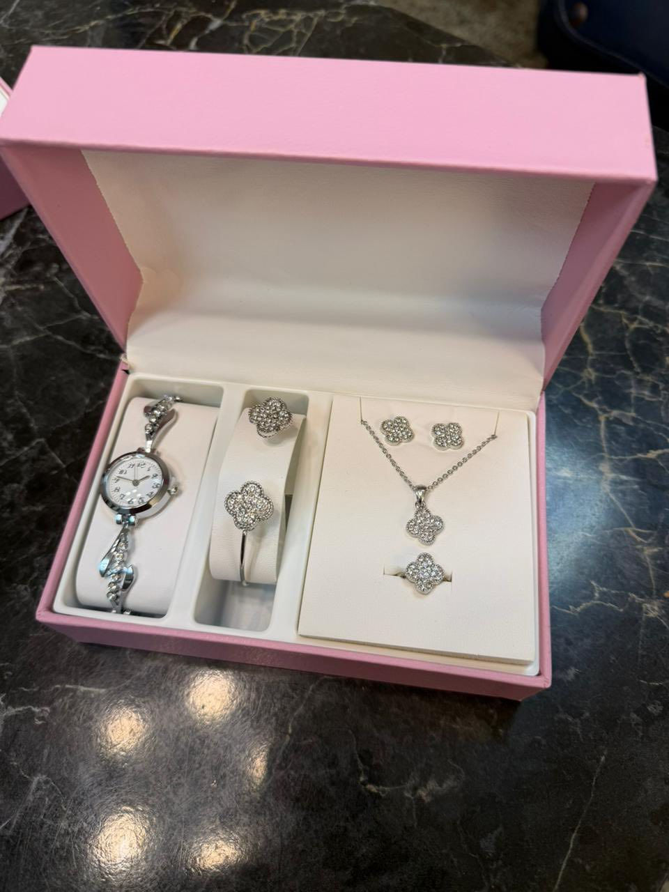 جمله فقط عندي 5000 قطعه ***********
