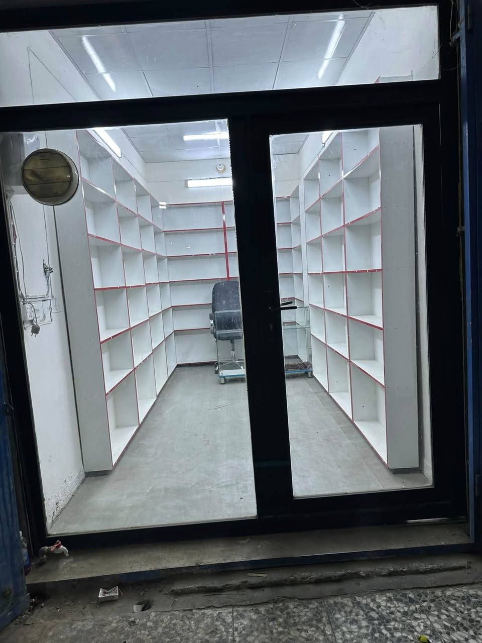 السلام عليكم جام خانه حديد للبيع السعر 250 الف وببها مجال
الرقم ***********
