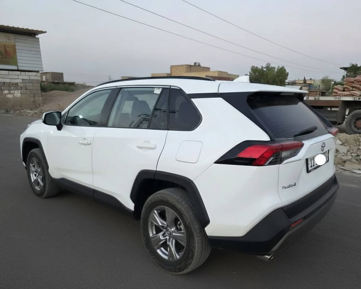 راف فور RAV4 موديل 2023
بانزين لون ابيض 

وارد امريكي/ ضرر بارد بسط بالجاملغ الخلفي  وتبديل باب الجنطة  صور السونار بالمنشور 
ماشيه سياره 46 الف  كيلومتر 
الفئة XLE 
رقم بغداد تحويل نفس اليوم هزة جديده وترقيم جديد 
بصمة تشغيل وابواب وصندوك
فتحة سقف سلايت 
وضعيات قيادة متعددة
جنطة كهرباء
﻿﻿﻿تبريد قطعتين
﻿﻿﻿رادار جانبي
﻿﻿﻿﻿تحديد مسار﻿﻿﻿﻿
﻿﻿﻿﻿اوتو هولد
﻿﻿﻿﻿سايد بريك بصمة
﻿﻿﻿﻿﻿محرك ٤ سلندر ٢٥٠٠
﻿﻿﻿﻿﻿نظام اقتصاد الوقود﻿﻿﻿﻿﻿
﻿﻿﻿﻿﻿شاشة دشبول ديجيتال
﻿﻿﻿﻿تحكم استيرن
ثلاث وضعيات قياده(عادي.اقتصادي.رياضي)
﻿﻿﻿﻿ويل كب حجم 19
رادار جانبي (نقاط عمياء)
رادار خلفي (التحذير )
﻿﻿﻿﻿حساسات جانبي
﻿﻿﻿﻿حساسات خلفي
داخل السيارة لون رصاصي 
السعر 248 وبيها مجال للطيبين 
المكان ذي قار / الشطرة 

للاستفسار الاتصال او المراسلة واتساب 
***********
