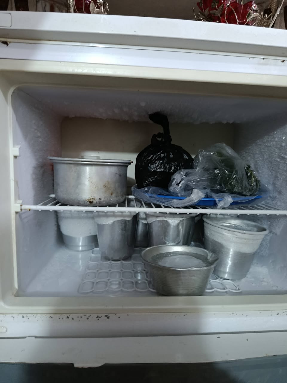 سلام عليكم ورحمه الله وبركاته ثلاجه للبيع كلش حلوه ونضيفه وصاحبها متوازي ع بيعتها ***********
السعر 325بيها مجال بسيط اني مكلف بالنشر هذا رقمي
