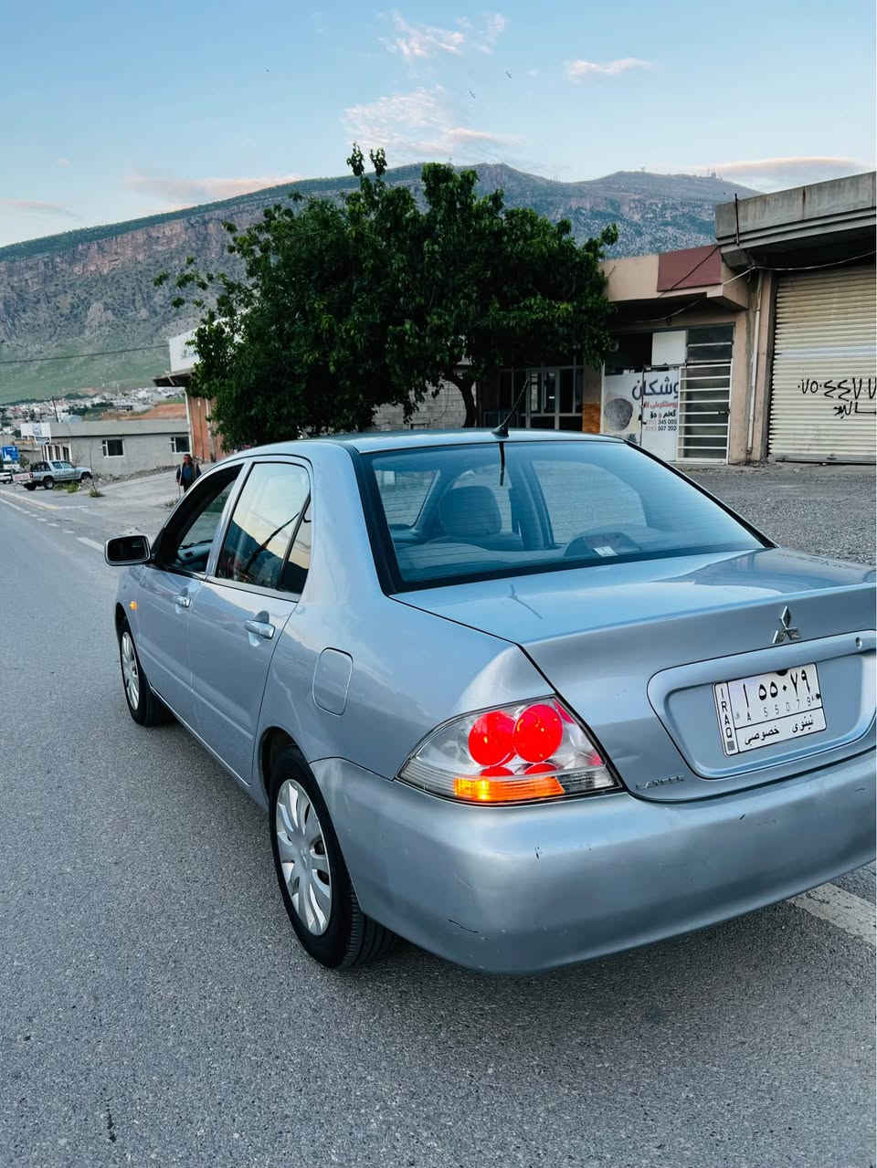 لانسەر ٢٠١٢ سلڤەر ، بێ بۆیاغ و کاڵبونەوە 
مەکینە گەورە و تۆماتیک و عادی ، چوار جام کارەبا ناو ڕەساسی.
تەنها ١٥٥ هەزار ڕۆیشتووە ، گێڕ و مەکینە بەشەرت 
کاڵبونەوە بەشەرت ، 
ڕەقەم جنوب سەنەوی پلاستیک ، پاکانەی هەولێری هەیە 
چوار تایەی نوێ ، بەشەرتی هەموو شتێک 
سیارەکە زۆر پاک ماوەتەوە 
سعری ٦٨ وەرەقە و معامەلەیەکی کەم 
واتسەپ ***********
*********** ڤایبەر سوران, أربيل
