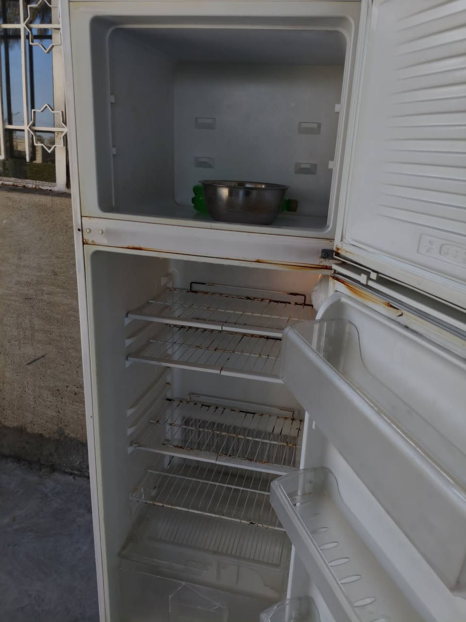 ثلجه البيع مستعمله 150الف وبيه مجال
رقم التلفون ***********
