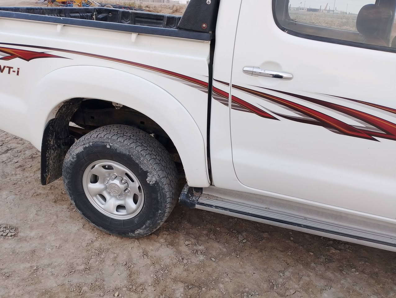 سلام عليكم فرويل 2014 شاصي 22 رقم واسط الاتصال عل هذه رقم ***********
