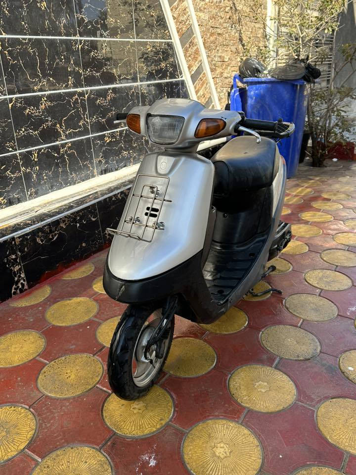 سلام عليكم دراجه بطه للبيع موديل 2003 كهربائياته كلهه شغال سلف اشاير كلوب امامي عالي ناصي بك لايت محرك نضيف السعر 760 وبيه مجال قليل العنوان كربلاء البوبيات للاستفسار ***********
