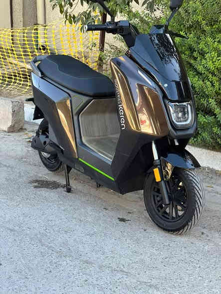 السلام عليكم شلوونكم 
دراجه شحن 🔋⚡
جديده شركه كيرين 
مدييل 2025 بعده بالجيس دراجه نضيفه كلش ومرتبه بطارياته 6 كبار دبل ملف 1200
سرعته 80حقيقي دراجه مواصفاته معروفه 
العنوان البلديات شارع المركز الصحي 
تواصل واتس ***********
رجاء رجاء مو شراي لا تكسر ولا تعبني
