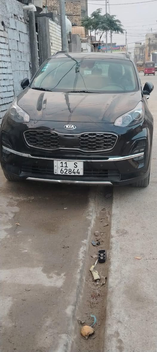 السلام عليكم كيا سبورتج مديل 22 فول مواصفات السياره بسمي حادثها نزلته بصور وارد امريكي السعر 180 وبيها مجال العنوان بغداد مدينة الصدر رقم الهاتف ***********
