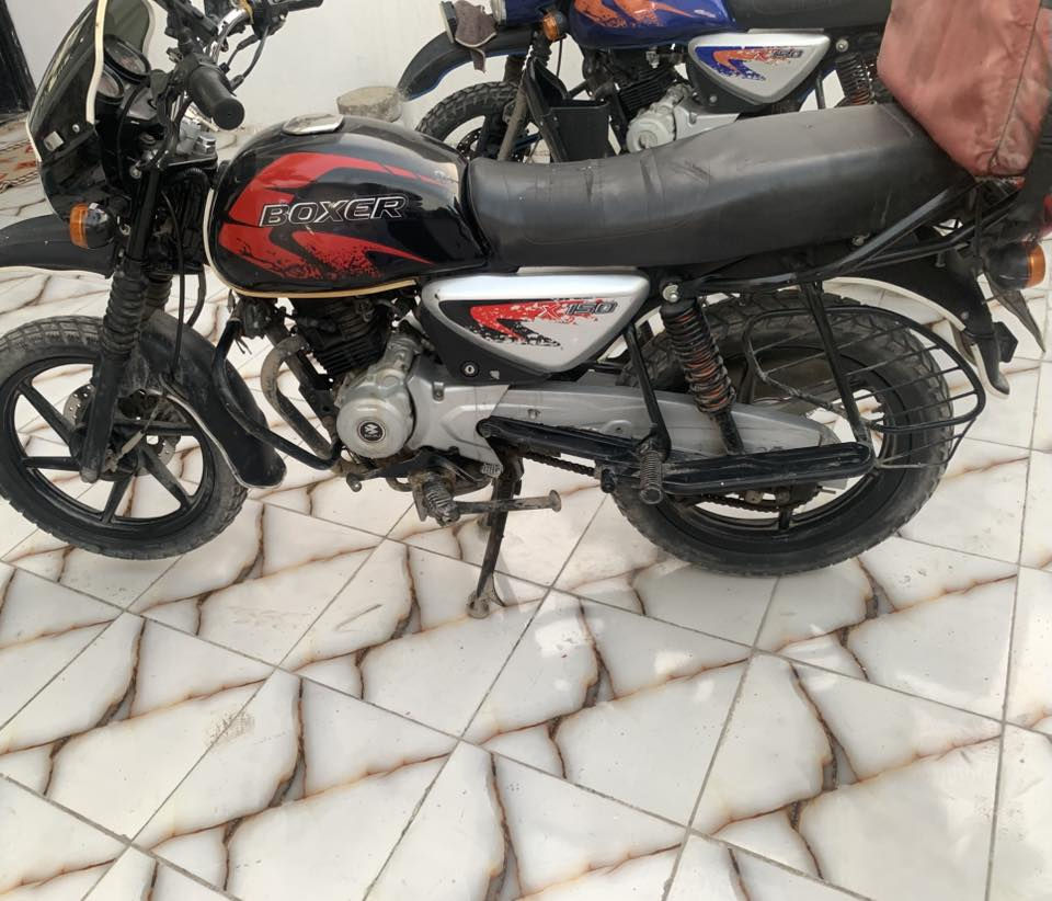 اخوان دراجه بوكسر للبيع لون اسود موديل 23 مرقمه كامله تاخذه ثاني يوم احولك اني مجفتها جديد ومرتبه والصراحه محتاج فلوس ودابيعها وهذا رقمي ***********/ موجود واتس واتصال والسعر خاص من رخصت الادمن ❤️
