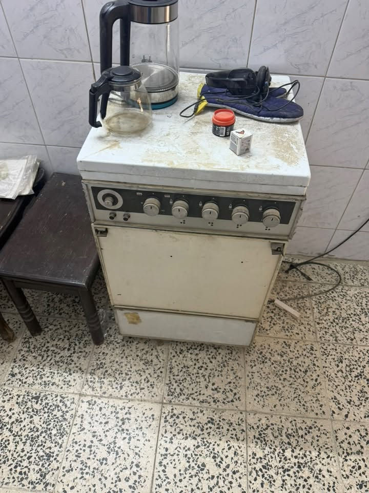 قيم و اخذ، لا تتعبني و لا اتعبك، يعجبك شي تواصل على 

***********
