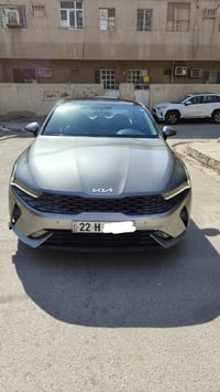 للبيع  الموديل 2023  السيارة خليجية وكالة   المواصفات : 1- بصمة + تشغي...