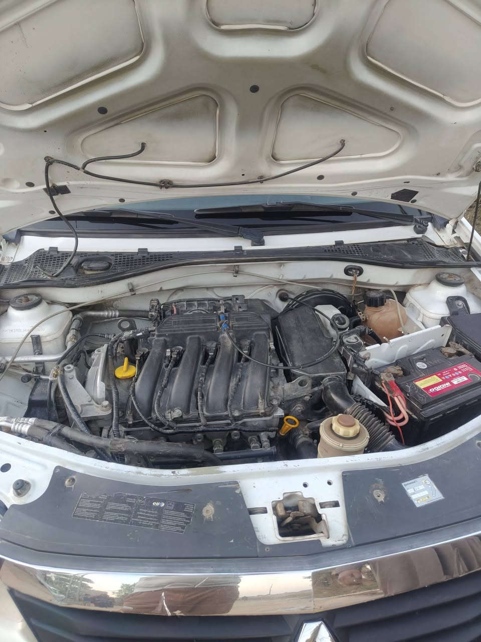 سلام عليكم رينو لوكان موديل عشره مكفوله من الضربه القويه رقم انكليزي محرك جديد صارله  فتره من بدلته وكنبريسر جديد حاويه وتخم تاير    جديد سنويه سنت 29 وهاي السياره كدامكم وسعر خاص  *********** ديوانيه غماس
