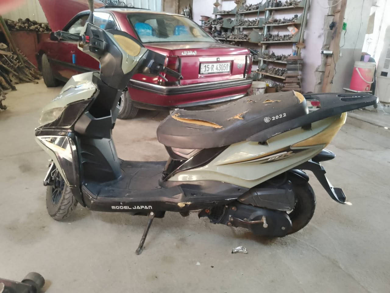 للبيع دراجه جيتور محرك ناعم حلو كابريتر سعر 300 وبيه مجال قليل لشراي العنوان داخل الرمادي رقم الهاتف ***********

