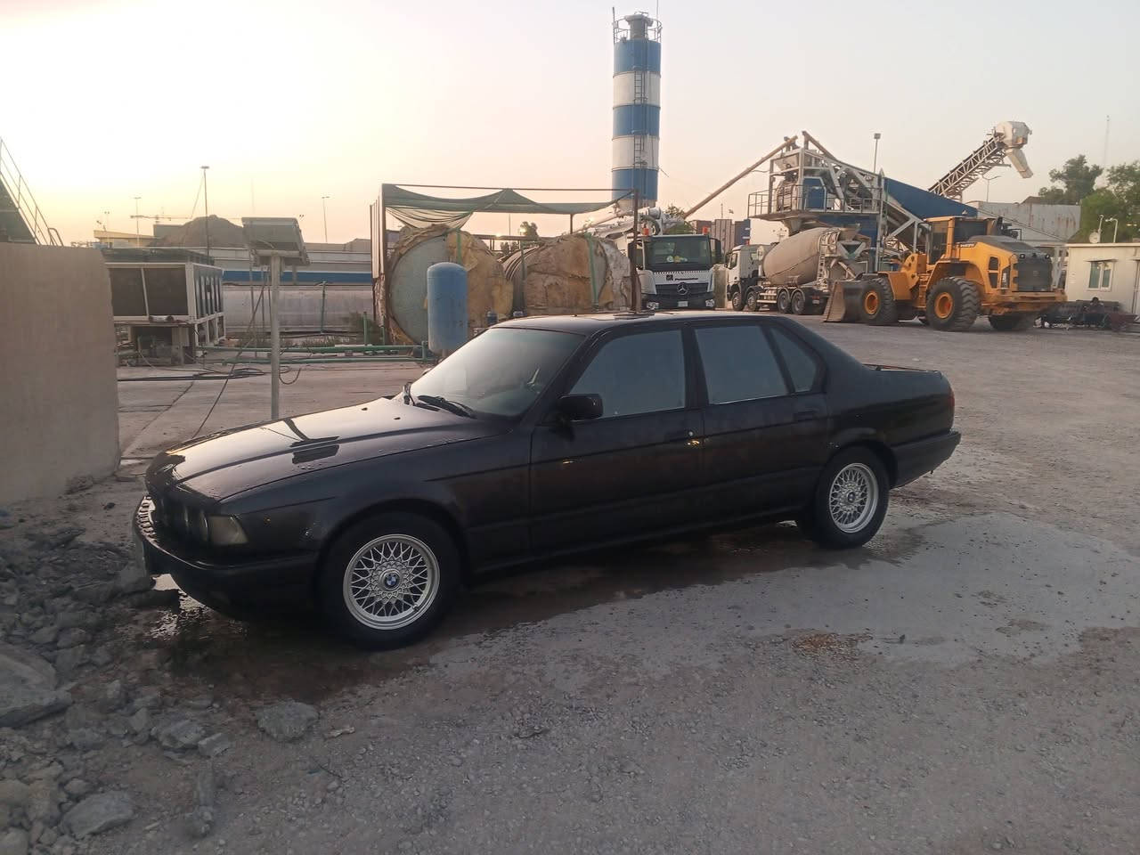 السلام عليكم 
بي ام للبيع موديل 92 باسمي حجم 730   v8 كير محرك اكسل بشرط الفحص يم اي فيتر صبغ جماليه اثر جراد لا ظربه ولا معجون ولا لغود ولا شاصي كله عالفحص غرفه وداخل كلش جديده  كشنات كهرباء تتدفئه بالكشنات برده خلفيه كهرباء دبل جام حساس دعاميه تجاوي كهرباء  السياره باسمي سنويه للاستفسار ***********
