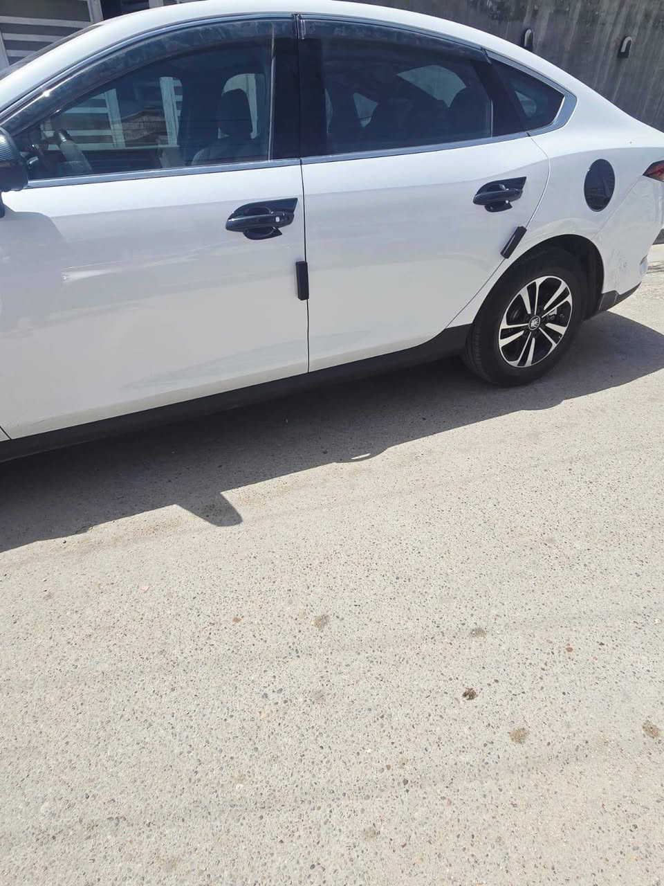 مراوس فقط مع سونك 
بي واي دي فول مواصفات 
13 كامره 
داش كام تسجيل امامي 
كامرة حراسة
كشن كهربائي
رادار
مثبت سرعه 
قيادة ذاتية
اوتو بارك انت بيها وانت خارج منها
اوتو هولد
فتحه سقف
مرايات شفط 
تشغيل عن بعد
دوشمة كشنات
وارضية ام 140 الف
عليها اضافات واضحه بالصور 
ماشية الف و700 قابل للزيادة يعني ( زيرو ) 
بطارية 🔋 55 
برامج كامله الشاشة مع لاصق ضد الكسر مع إطار للشاشة 
مكاني حي الجهاد 
***********
