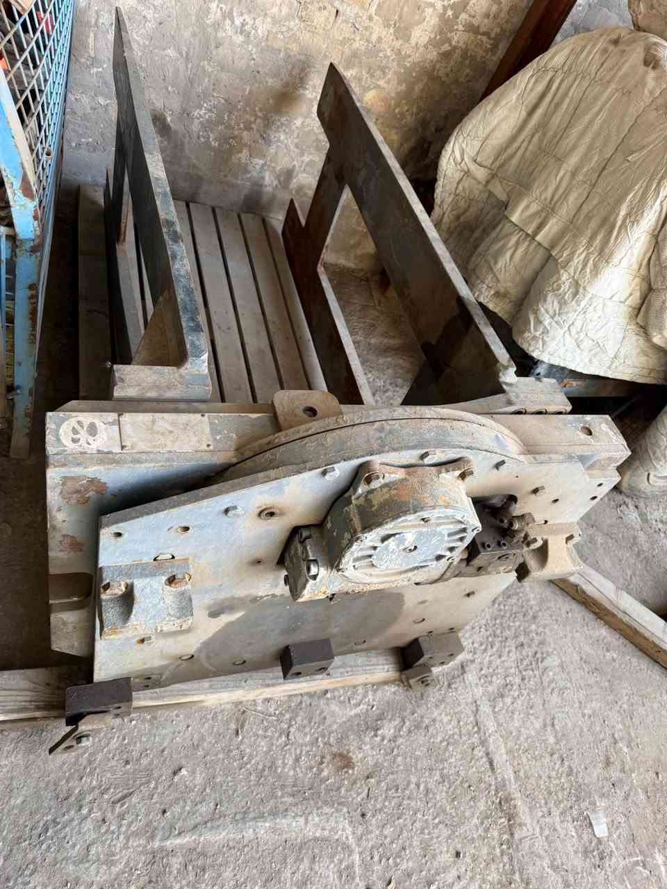 السلام عليكم حاضنة لبيع مكان بغداد التفاصيل اكثر *********** اتصل
