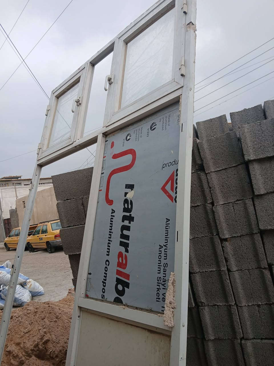 جام خانه للبيع وياهه الباب موجود مكاني بغداد الشعب السعر 150 الرتفاع 2.80/العرض 1.50 /***********
