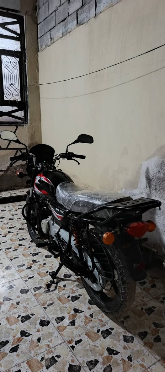 بوكسر موديل 22 اوراق كاملات للبيع سعر مليون و250 وبيه مجال للشراي موجود ع خاص او اتصل ***********
