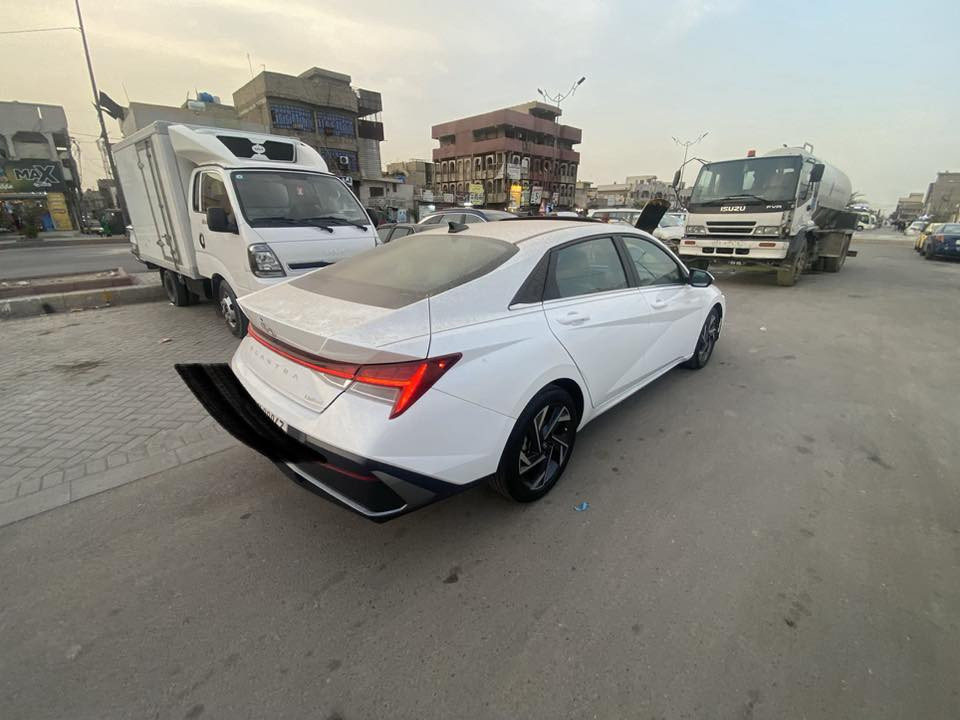 السلام عليكم لبيع فقط النتره مديل 25 لمتدد فول موصفات اخت الزيرو ماشي 12 الف
لون ابيض محرك 2000 دوش 
 كامره دواره 360 درجه
داخل ابيض ملكي جلد بلكامل كشن كهرباء 
بصمة مسح ابواب
فتحة سقف 
فول تحكم استيرن 
تحديد مسار 
اشار بلمري 
نقط عمياء 
لد زنون امامي خلفي 
ويل كب حجم 17
فول ردار امامي خلفي وجانبي 
قيادة ذاتيه

كشنات تدفئه 
مانع نزلاق 
شحن لاسلكي 
سياره حادث بنيد مبدل وجاملغ ربعه بارد وتعديل بلشاصي بدون حار وصبغ وبيها من امريكه باب خلفي وجملغ وشويه من الدوسه صبغ ارباك دركه بيها مرقمه ابسمي رقم مميز السعر175$ وبيها مجال العنوان زيونه او البديات رقم ‭0783 894 0840‬ عندي وتساب ادزلك صور الحادث
