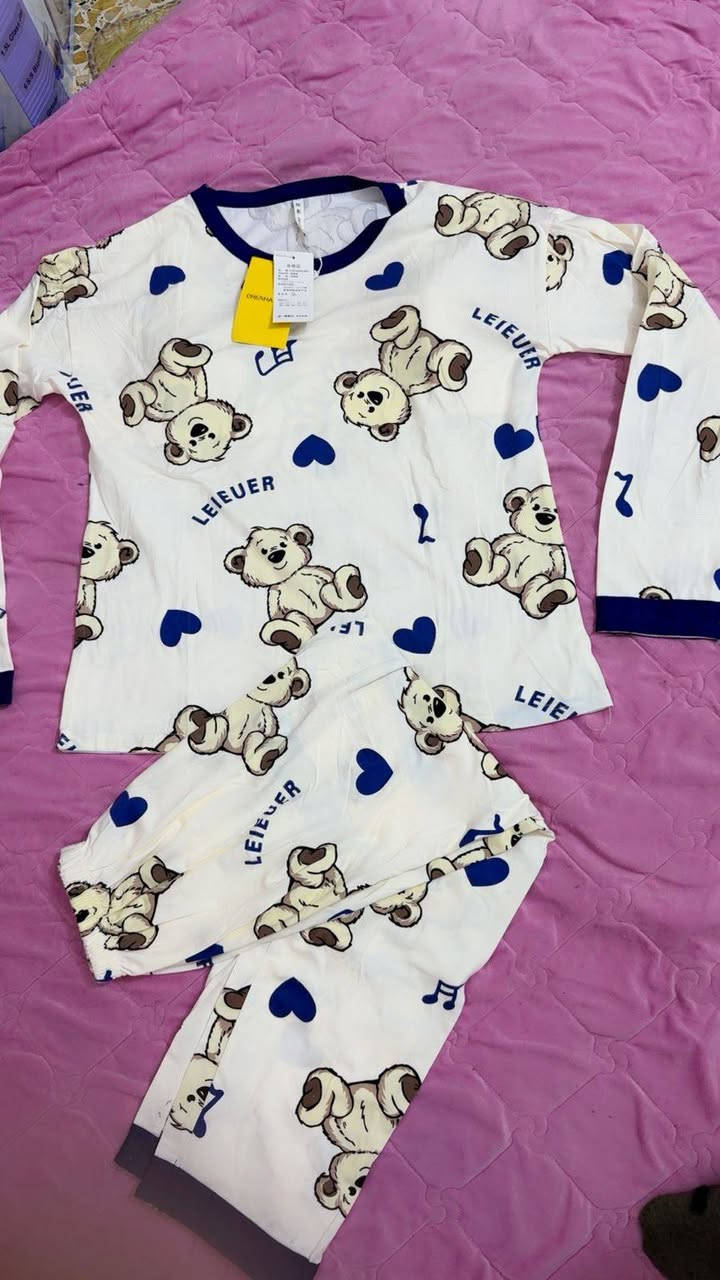 تراكات نسائيه نوعيه كوريه يخبلن باللبس وخامه تجنن  سعر التراك 8 الف اللي ياخذ قطع اهواي اله خصم موجود قياسات خاصه ايضاً بيهم كلهم الحجز واتساب *********** يوجد توصيل كل محافظات العراق
