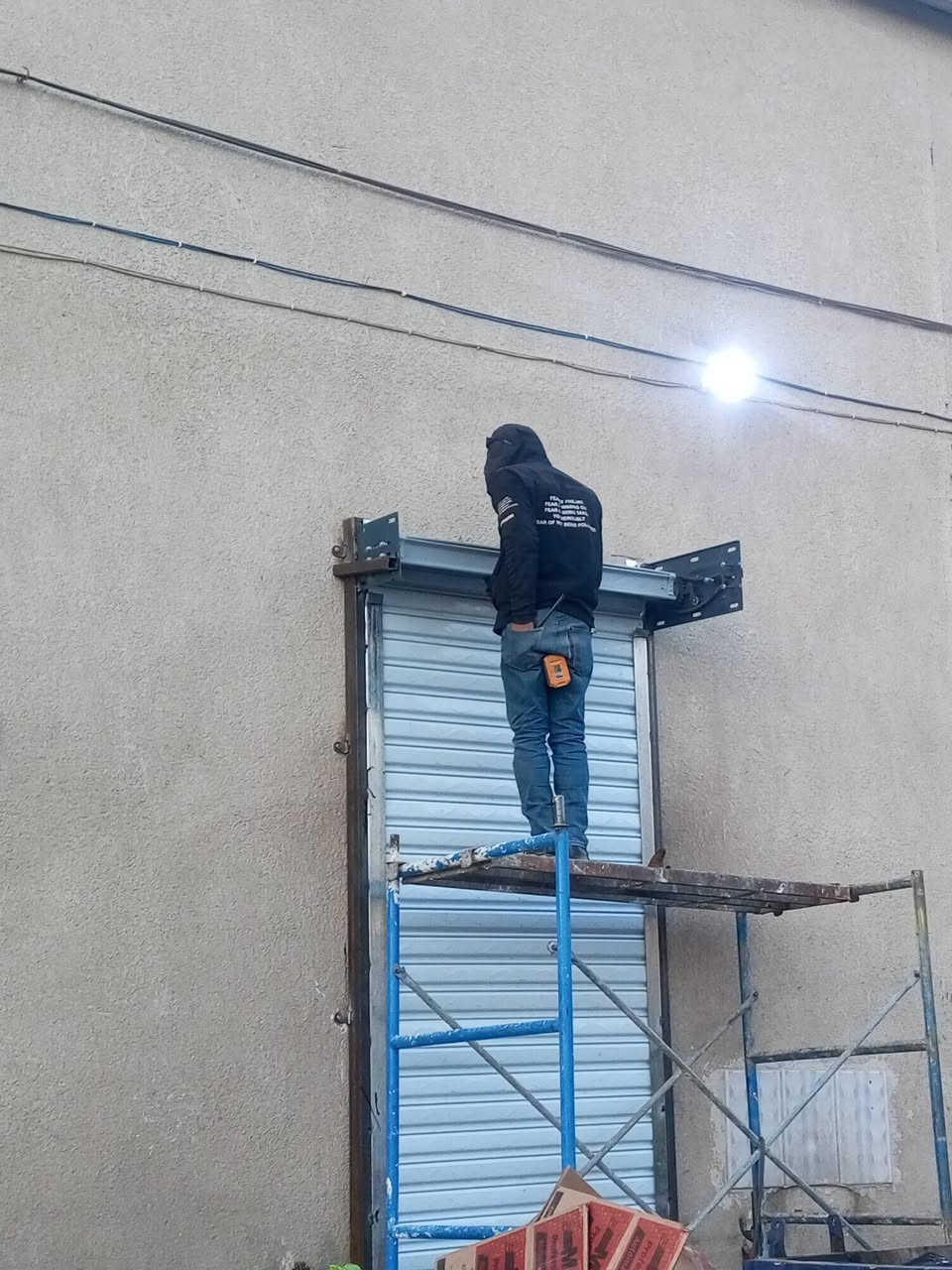 نصب وتصليح كافه انواع الكبنكات كهرباء ميكانيك يددوي جميع مناطق بغداد 24ساعه ***********
